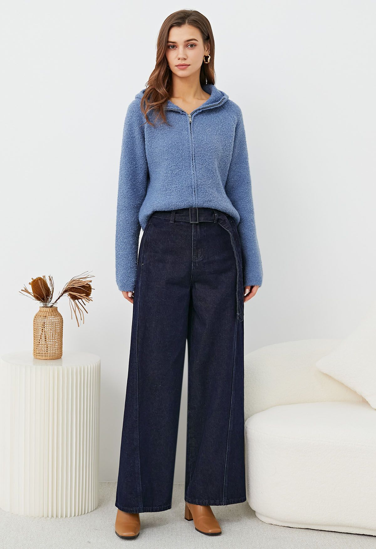 Classic Belted High-Waist Wide-Leg Jeans in Navy