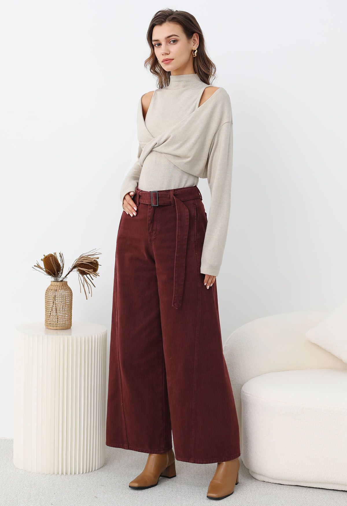 Classic Belted High-Waist Wide-Leg Jeans in Burgundy