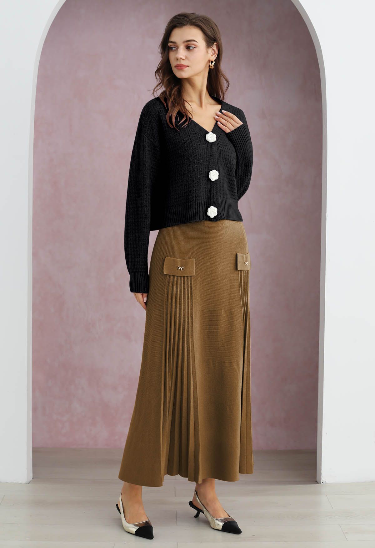 Little Bow Decorated Pleats Knit Maxi Skirt in Brown