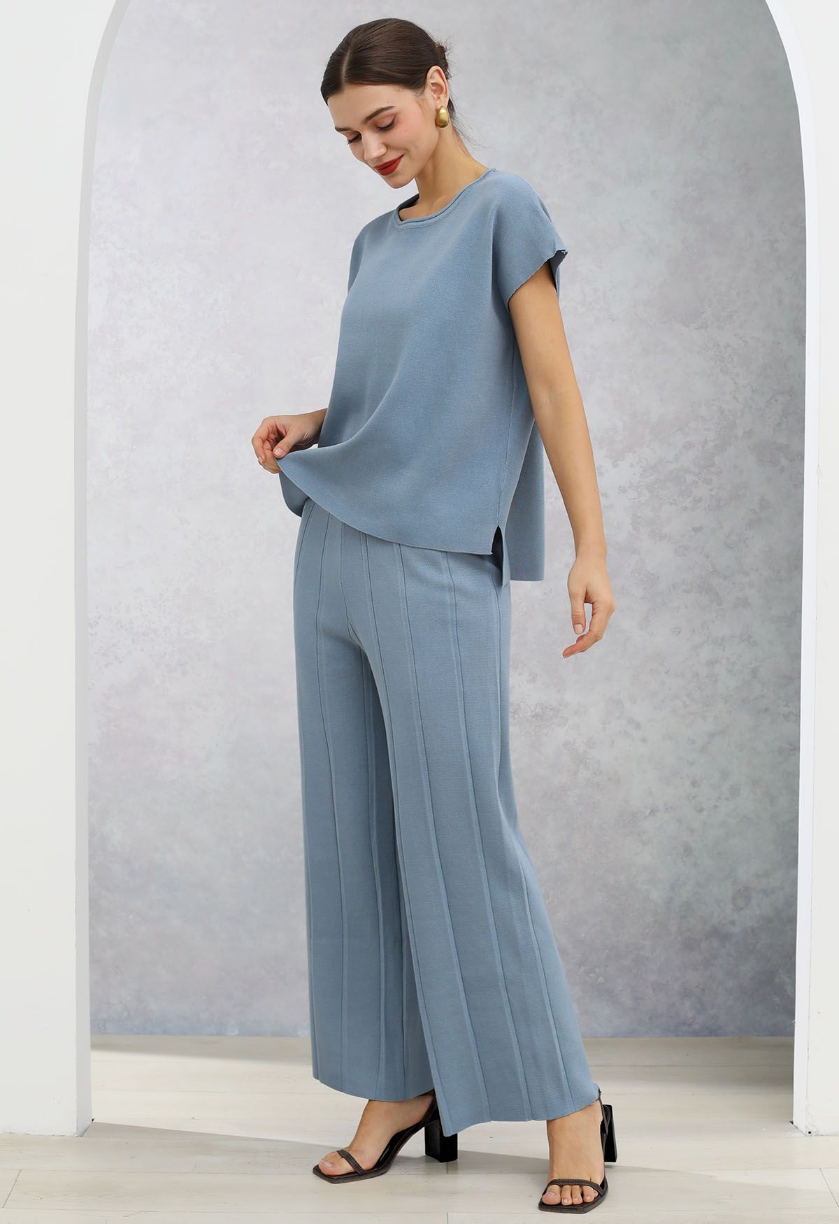 Daily Comfort Sleeveless Top and Straight-Leg Pants Set in Dusty Blue