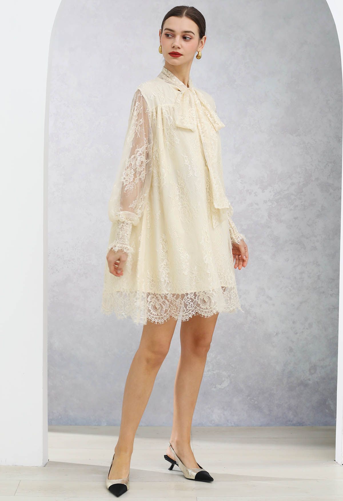 Self-Tie Bowknot Floral Lace Buttoned Dolly Dress in Cream