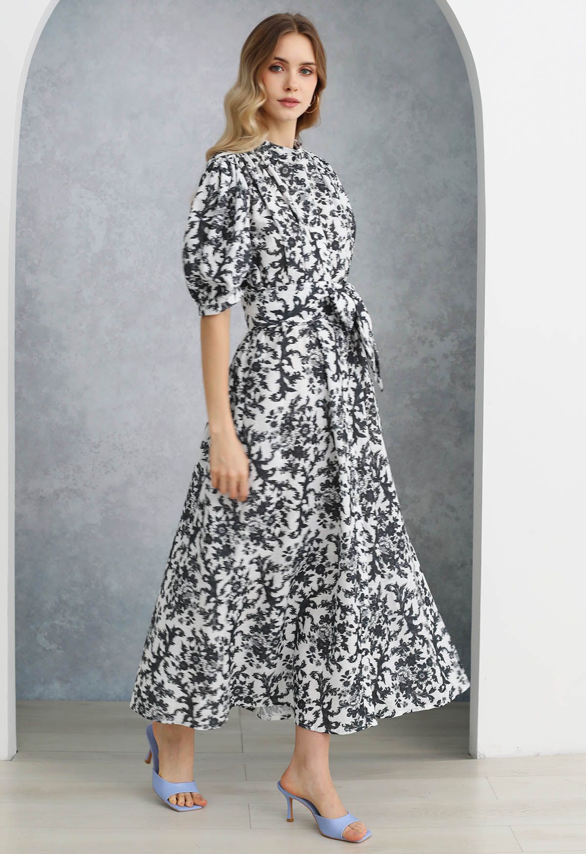 Floral Vine Printed Bubble Sleeve Buttoned Cotton Dress in Black