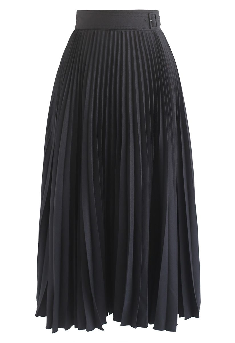 Tender Breeze Pleated Midi Skirt in Black