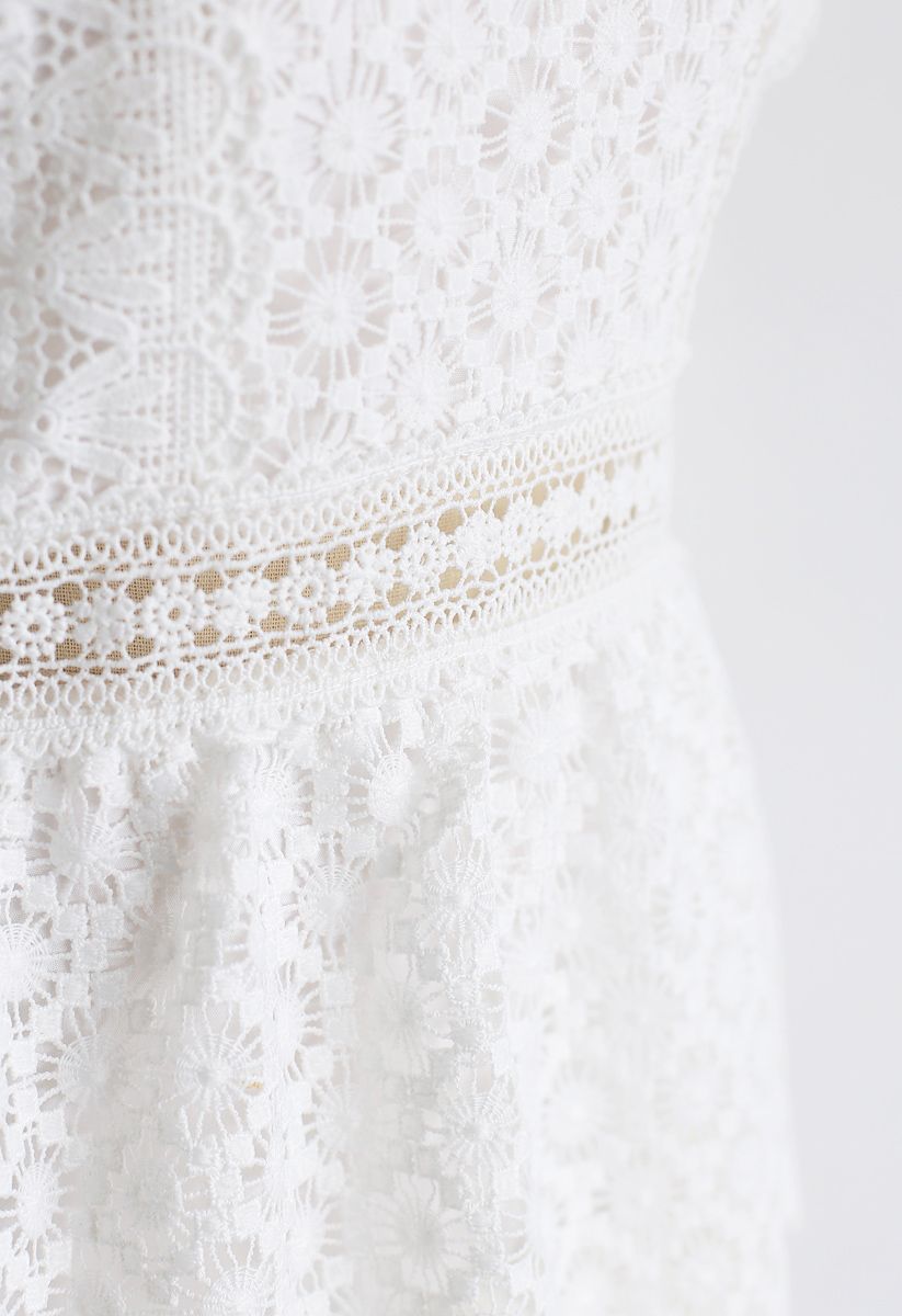 令人愉快的驚奇分層鉤針無袖連衣裙白色