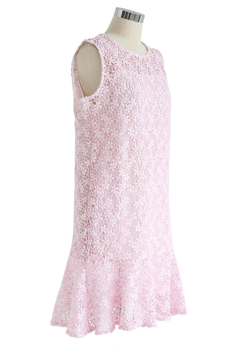 粉紅色的全新愛鉤針無袖連衣裙