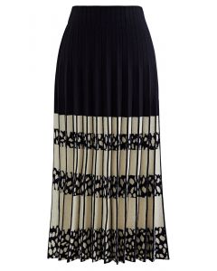 Color Block Spot Pleated Knit Skirt in Black